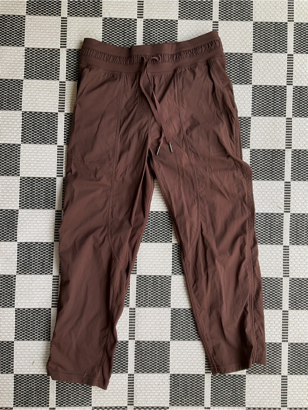 lululemon athletica Lululemon Dance Studio Mid-Rise Cropped Pant Size 6